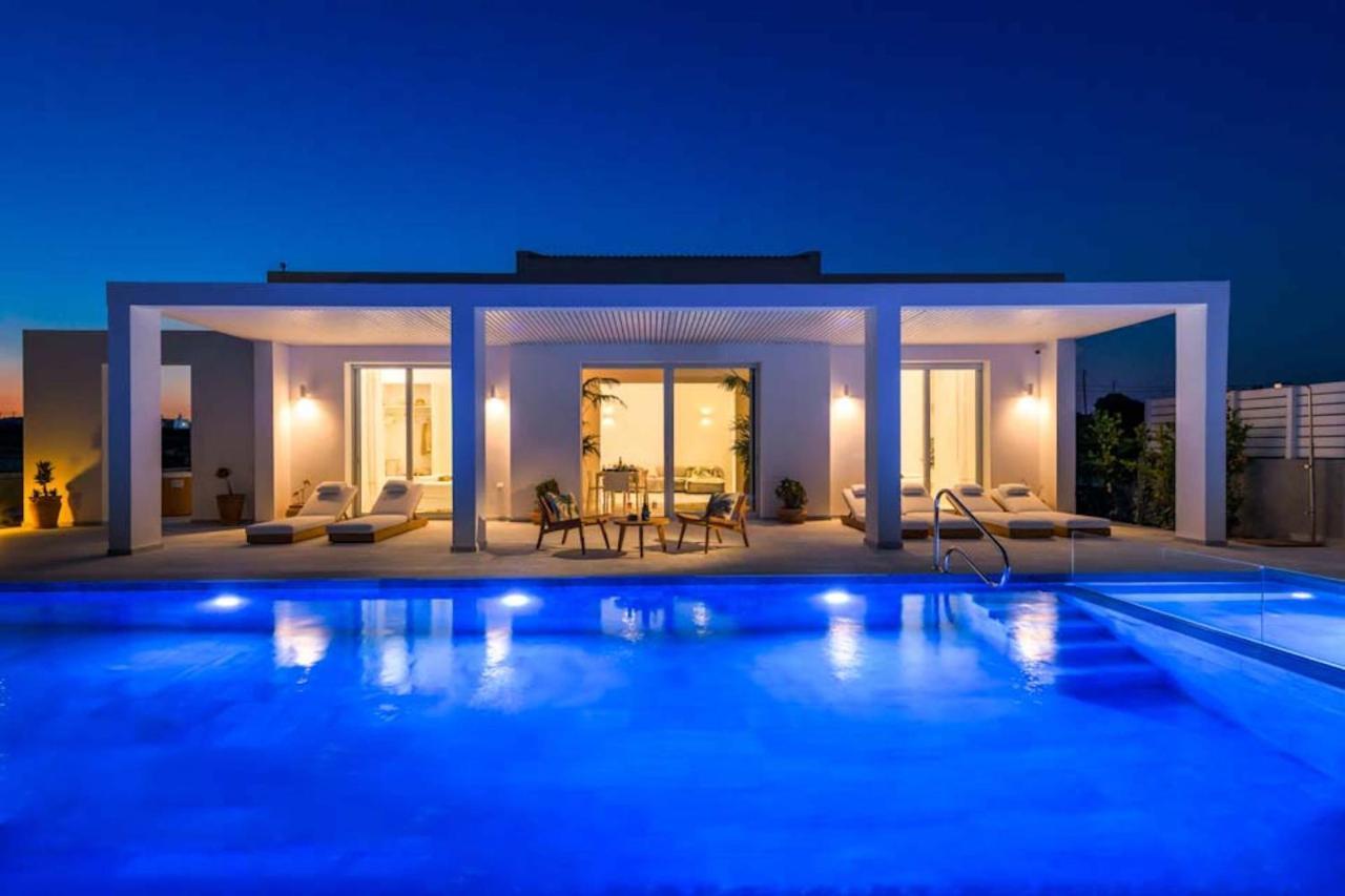 Seashore Beachfront Villa Lakhania Bagian luar foto