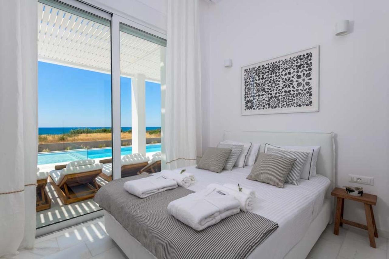 Seashore Beachfront Villa Lakhania Bagian luar foto