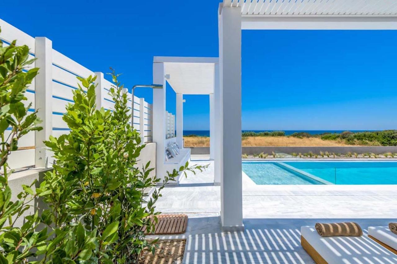 Seashore Beachfront Villa Lakhania Bagian luar foto
