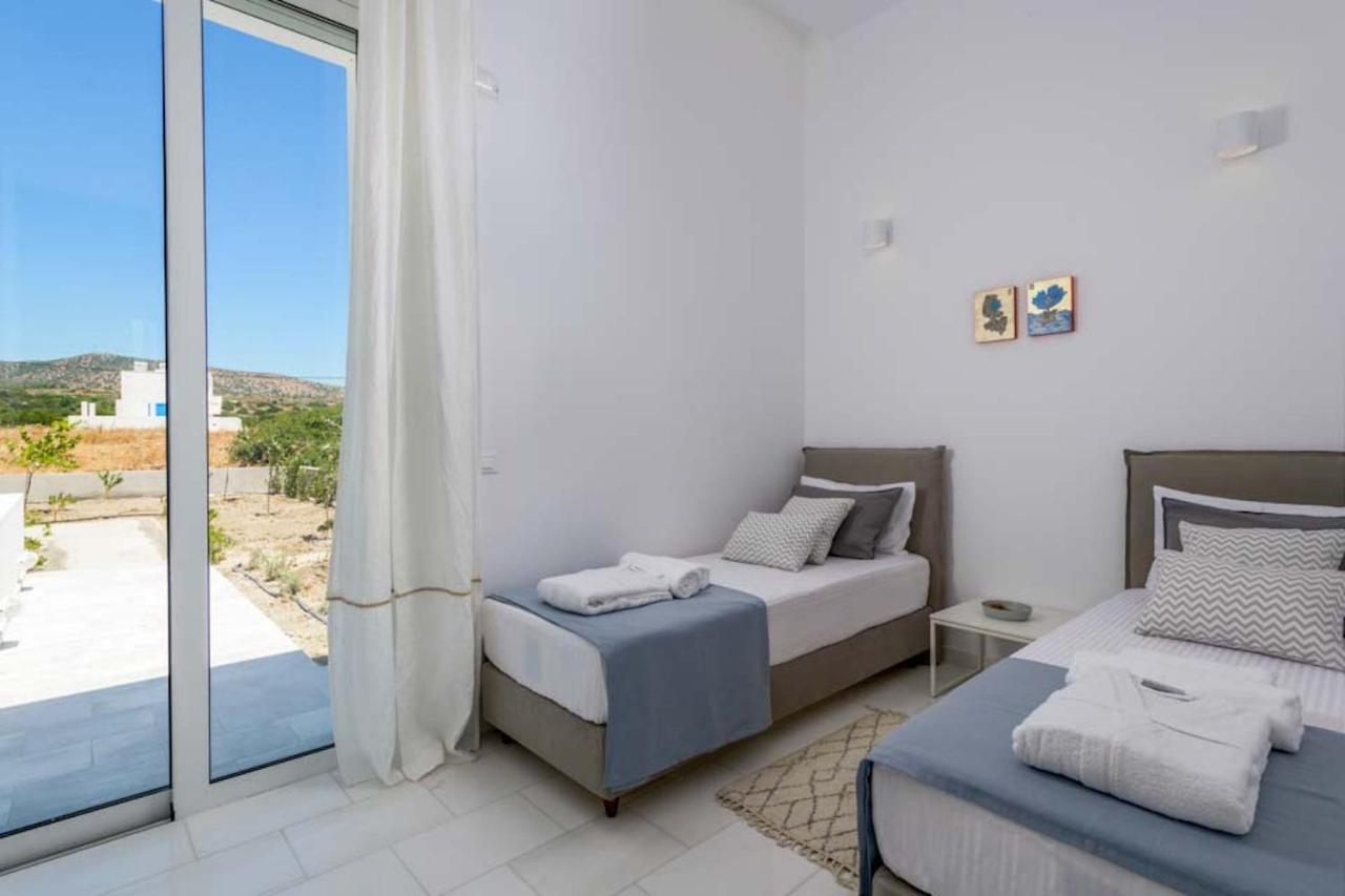 Seashore Beachfront Villa Lakhania Bagian luar foto