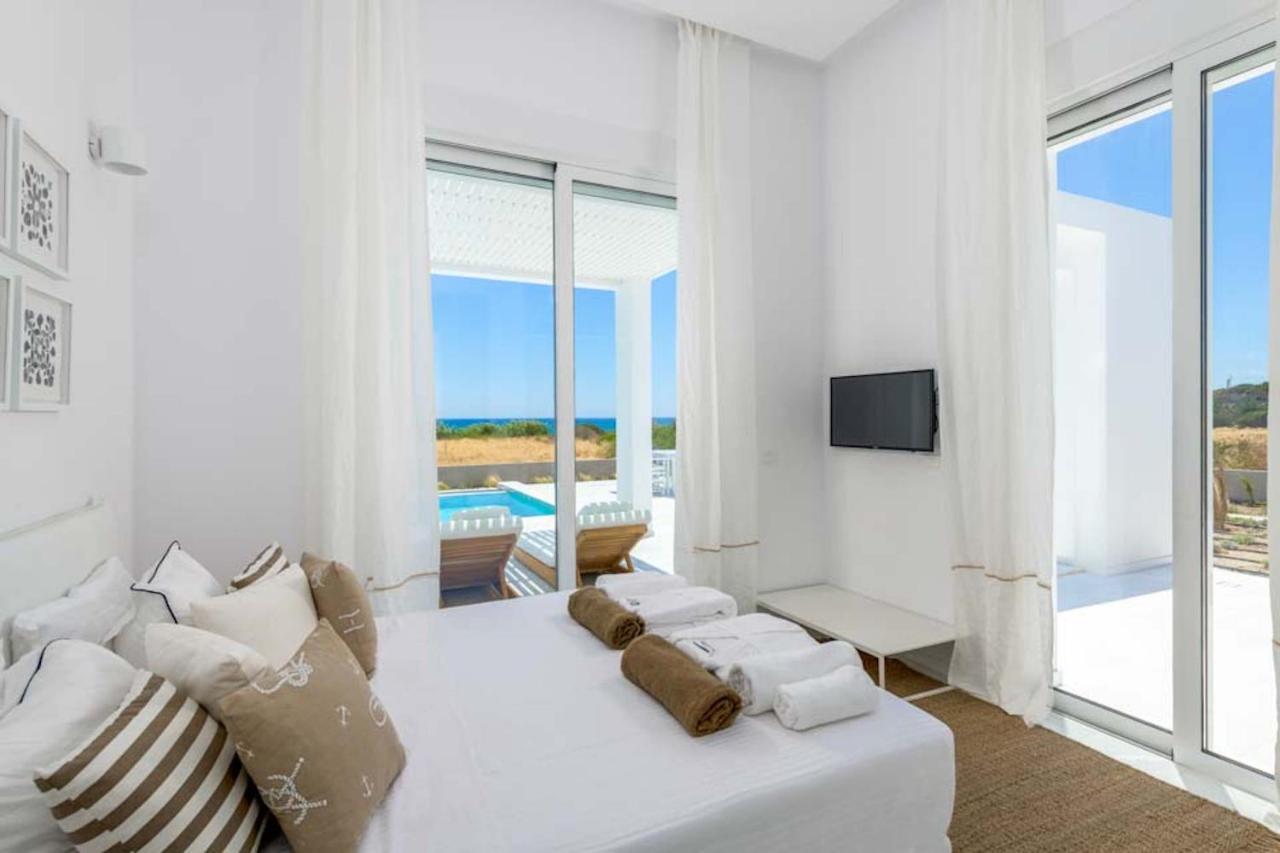 Seashore Beachfront Villa Lakhania Bagian luar foto